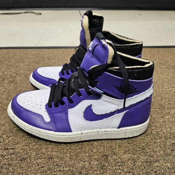 Size 9 - Jordan 1 Zoom Comfort Black/Crater Purple/White 2022 - Picture 3 of 7